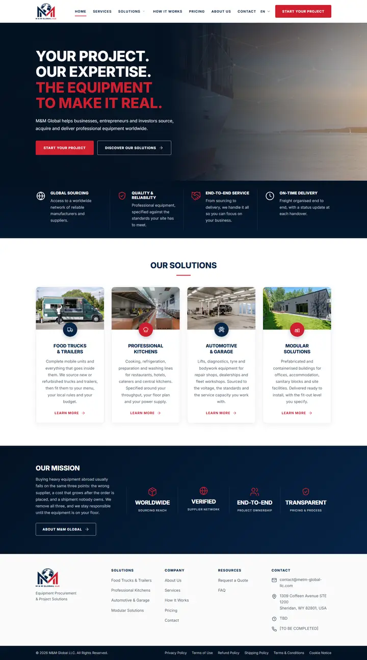 Site M&M Global LLC affiché sur un écran d'ordinateur et un smartphone : page d'accueil, sourcing et import d'équipements professionnels